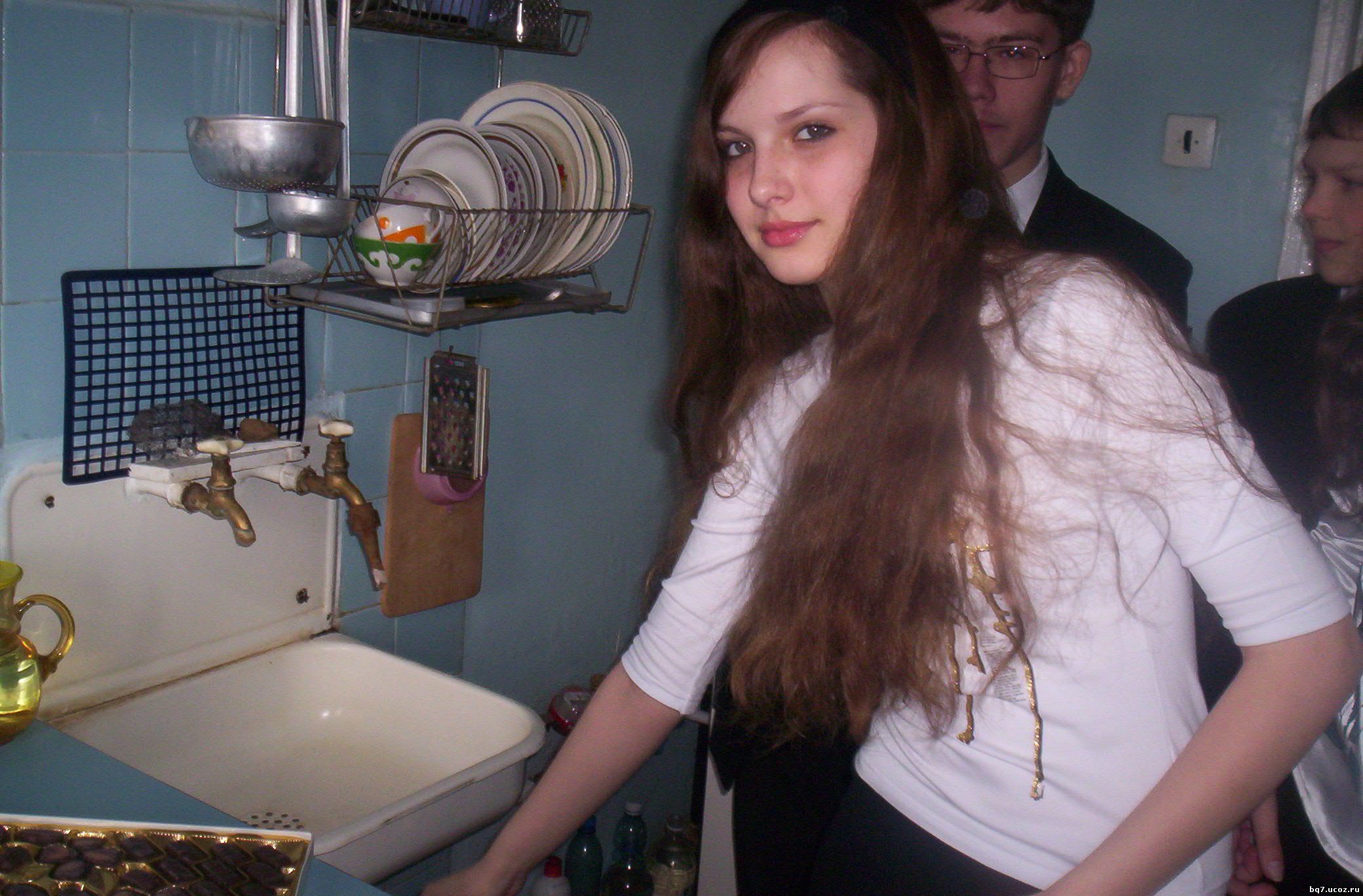 Серебрянская Женя посуду помоет...